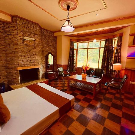 Woods Villa- A Luxury Mountains View Cottages Manāli エクステリア 写真