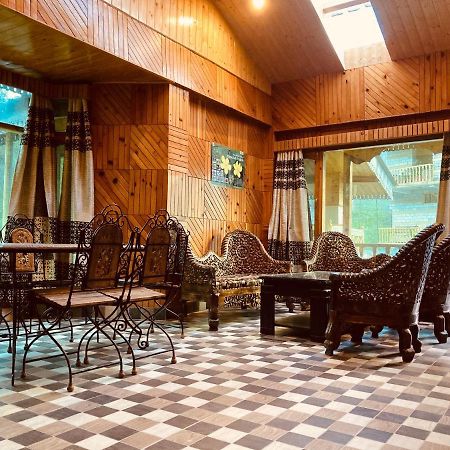 Woods Villa- A Luxury Mountains View Cottages Manāli エクステリア 写真