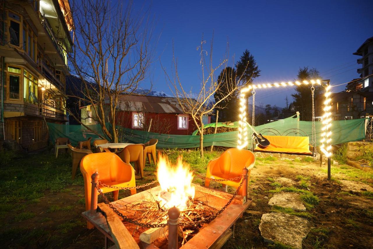 Woods Villa- A Luxury Mountains View Cottages Manāli エクステリア 写真