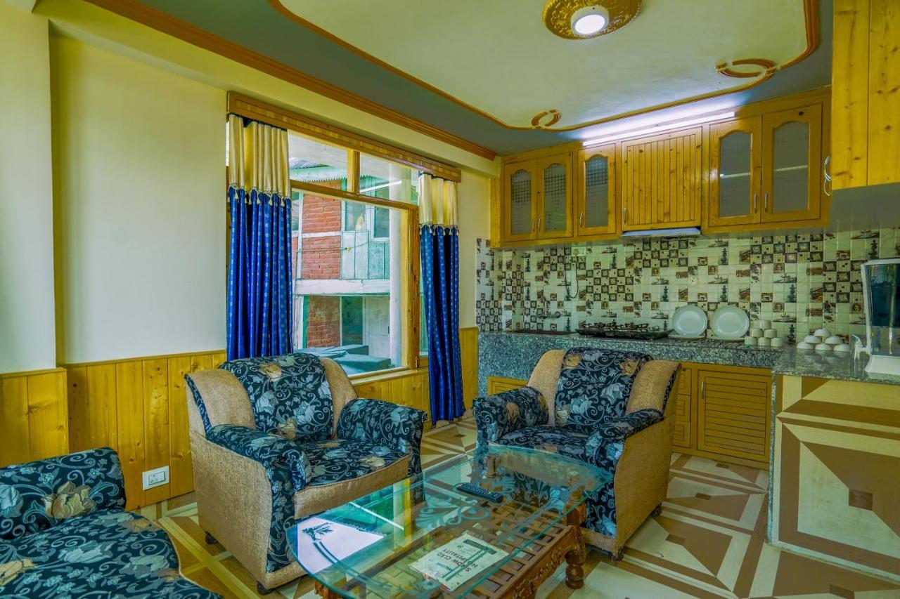 Woods Villa- A Luxury Mountains View Cottages Manāli エクステリア 写真