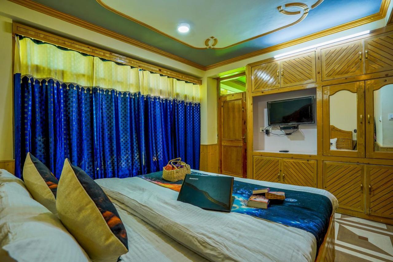 Woods Villa- A Luxury Mountains View Cottages Manāli エクステリア 写真