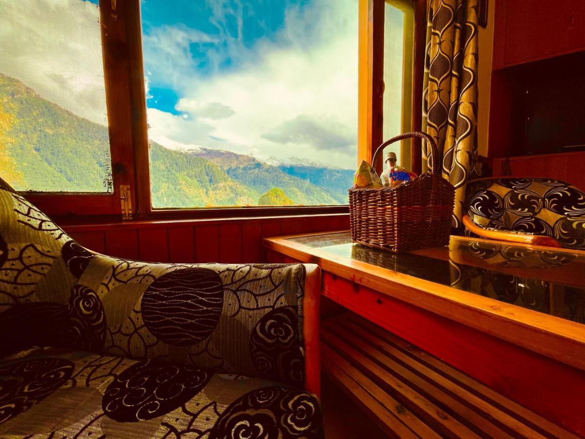 Woods Villa- A Luxury Mountains View Cottages Manāli エクステリア 写真