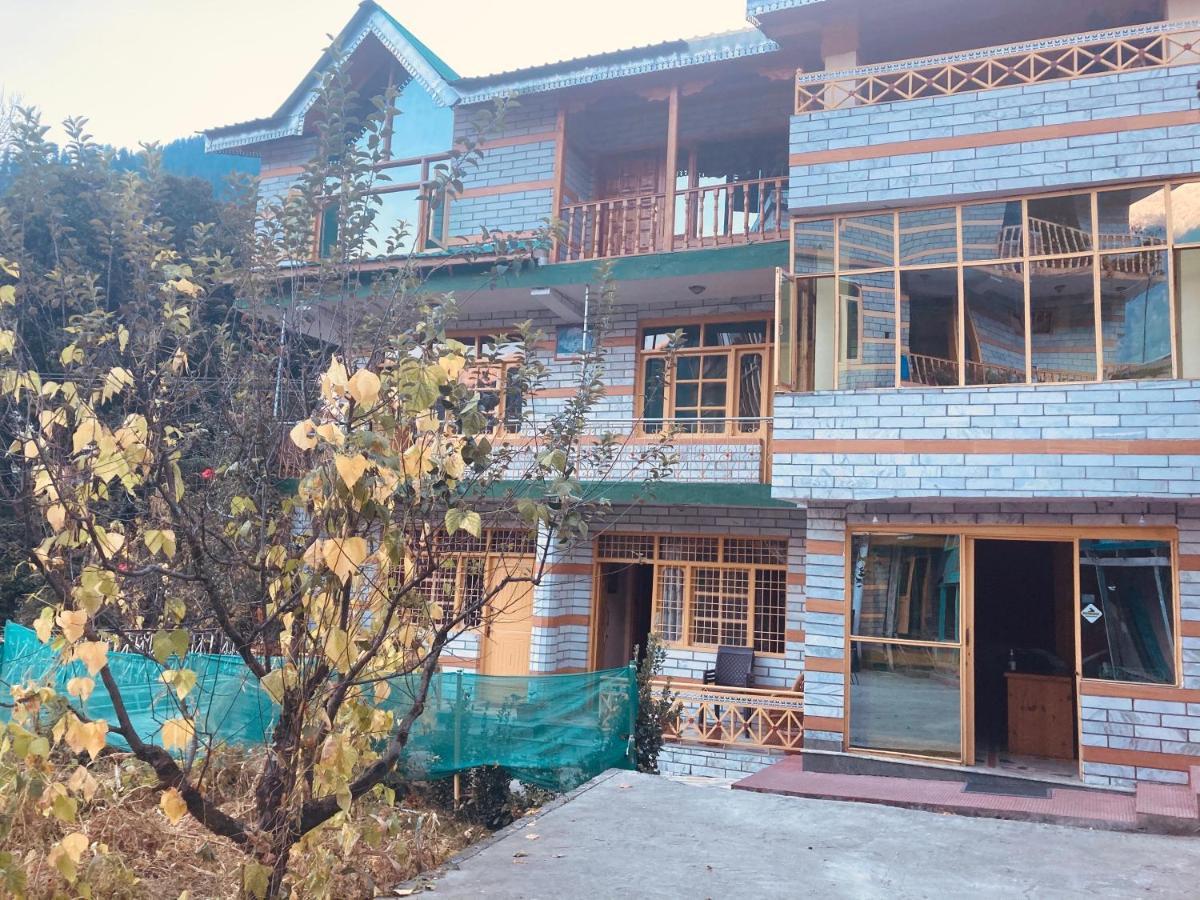Woods Villa- A Luxury Mountains View Cottages Manāli エクステリア 写真