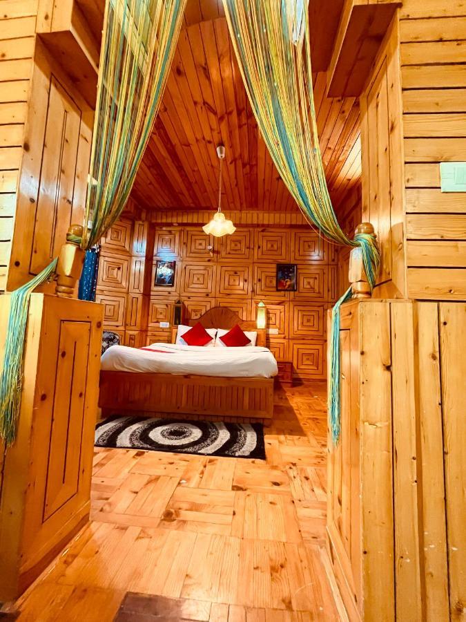 Woods Villa- A Luxury Mountains View Cottages Manāli エクステリア 写真
