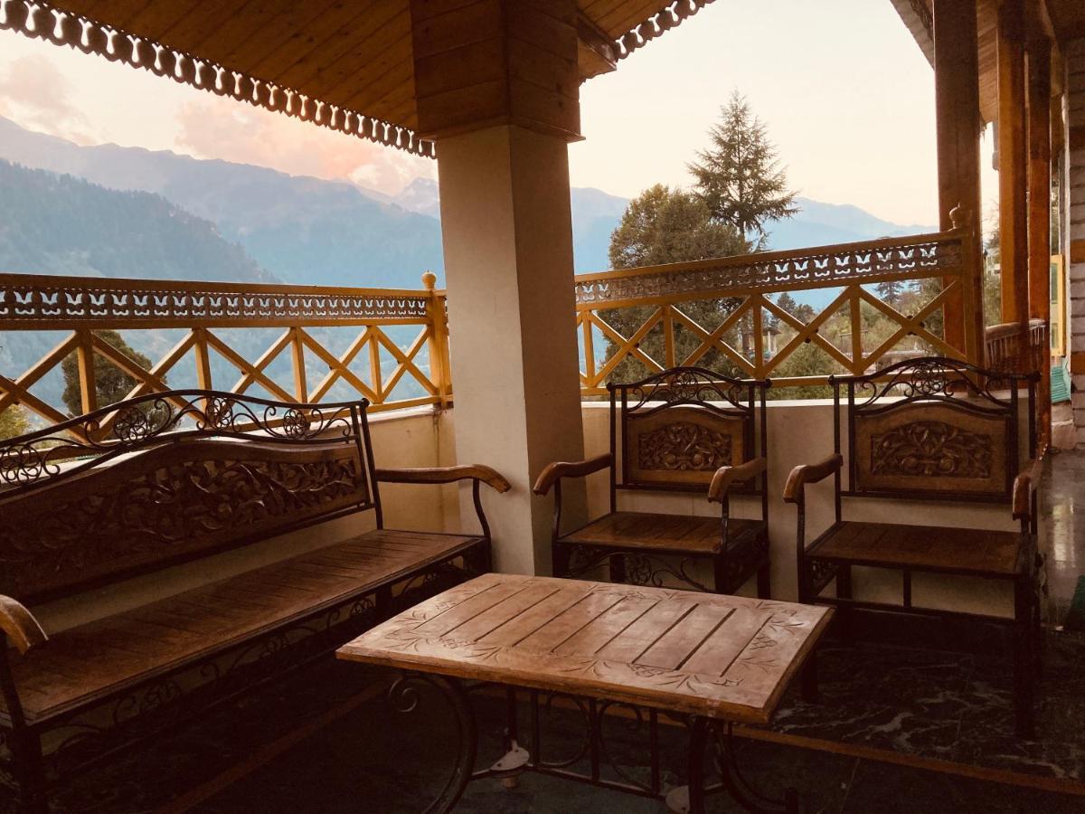 Woods Villa- A Luxury Mountains View Cottages Manāli エクステリア 写真