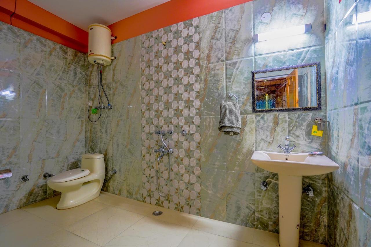 Woods Villa- A Luxury Mountains View Cottages Manāli エクステリア 写真