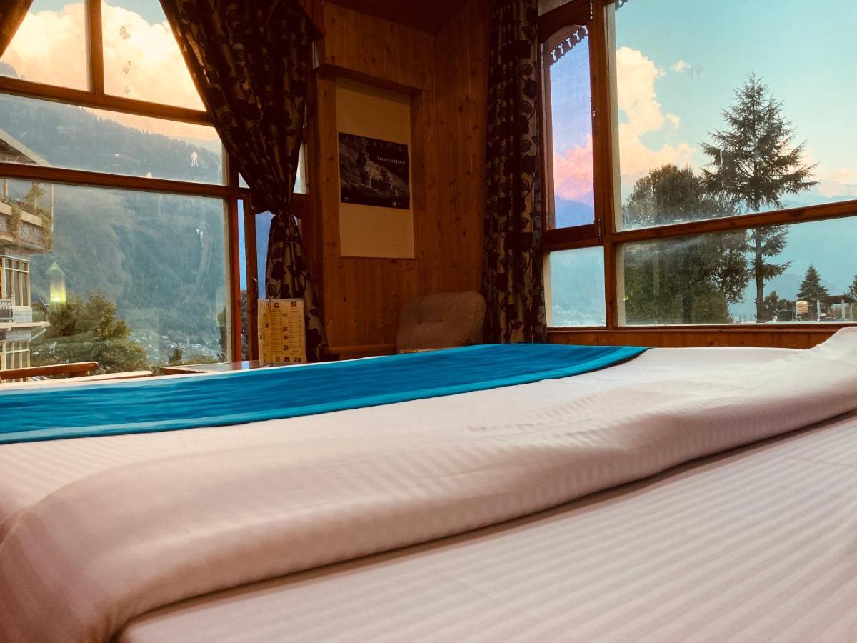 Woods Villa- A Luxury Mountains View Cottages Manāli エクステリア 写真
