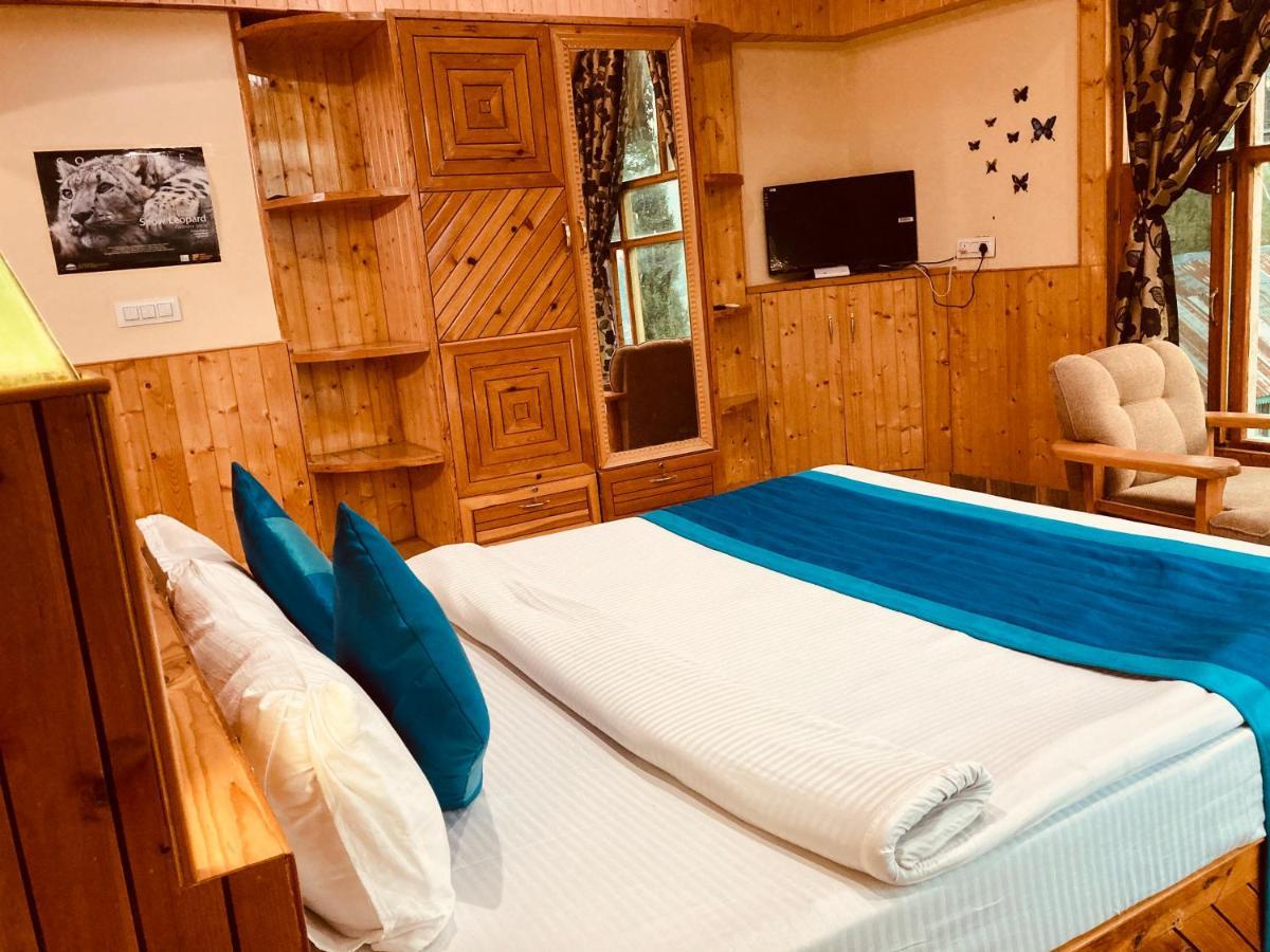 Woods Villa- A Luxury Mountains View Cottages Manāli エクステリア 写真