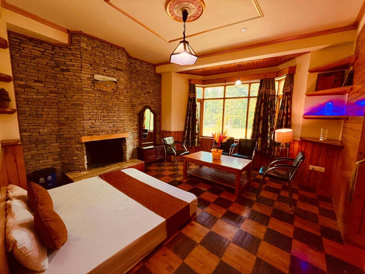 Woods Villa- A Luxury Mountains View Cottages Manāli エクステリア 写真